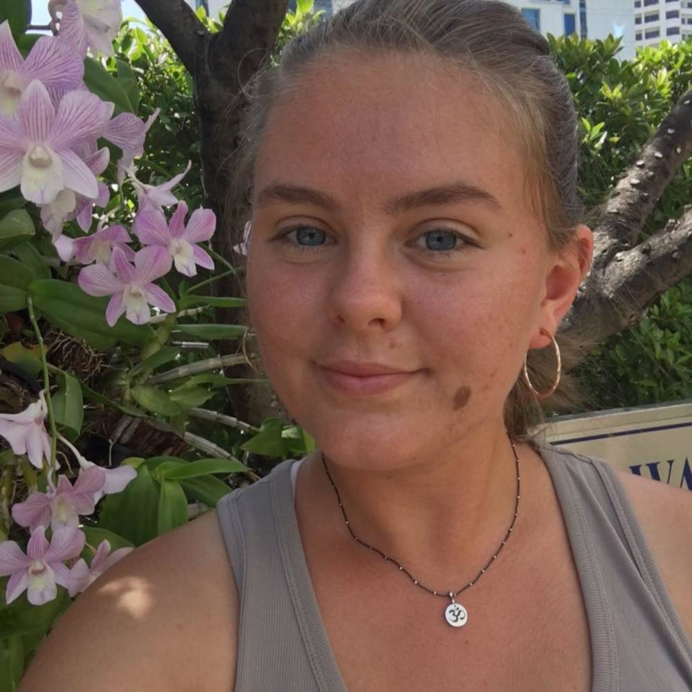 Meet your Posher, Lily